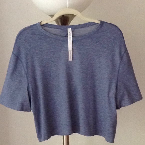 🔥🔥🔥Lululemon - Dusty Blue Cropped Top - Picture 4 of 8
